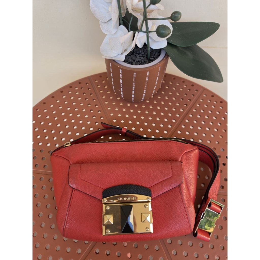 Original Second Like New Tas Wanita Donini Monti 608 Red siap pakai