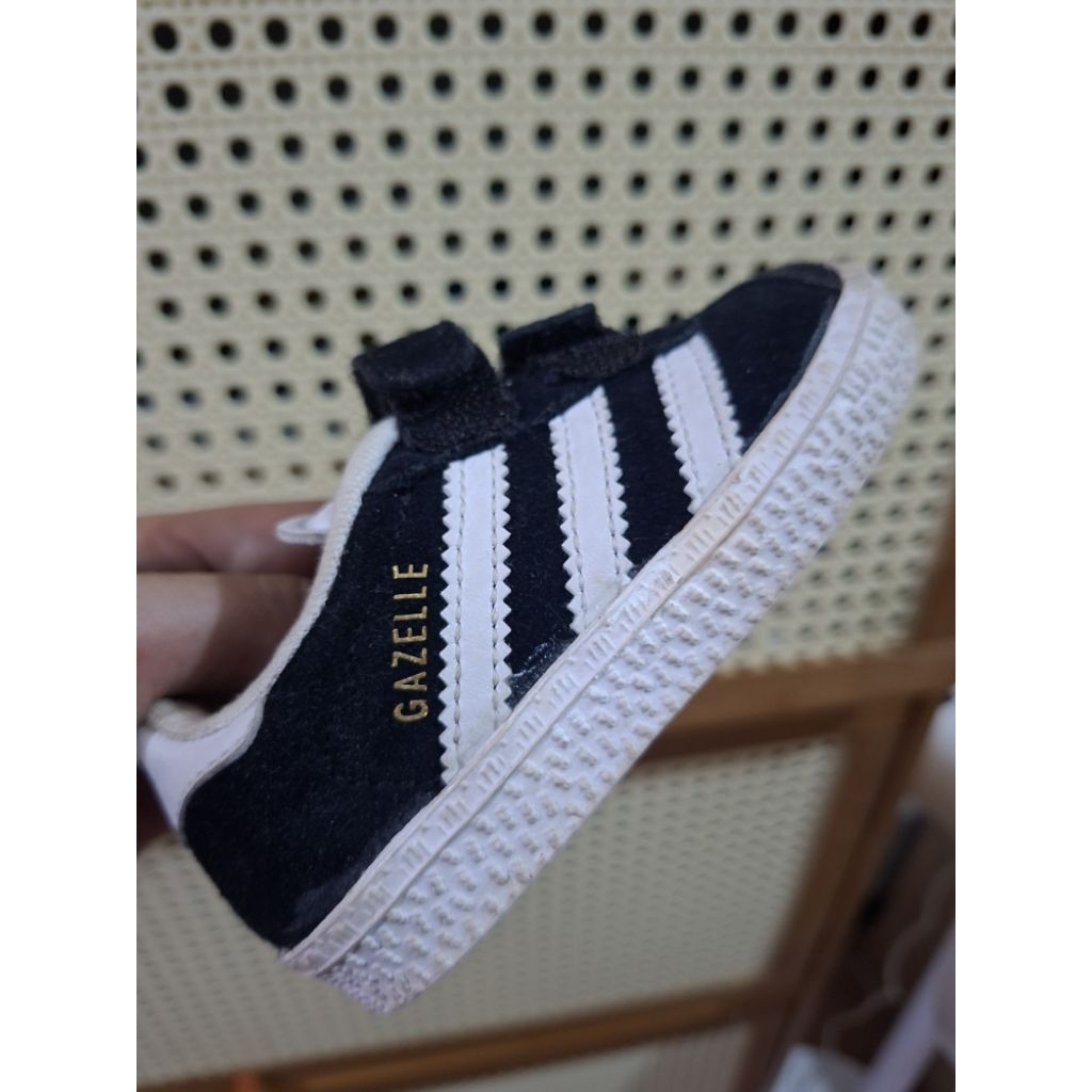 Sepatu Anak Adidas Gazelle original insole 12.5 cm - 13 cm