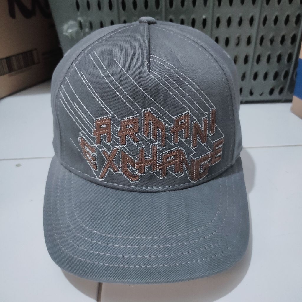 Topi armani Exchange big logo
