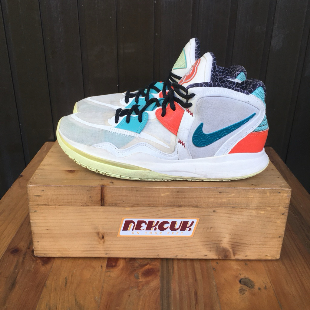 NIKE KYRIE 8 CNY (size 42,5)