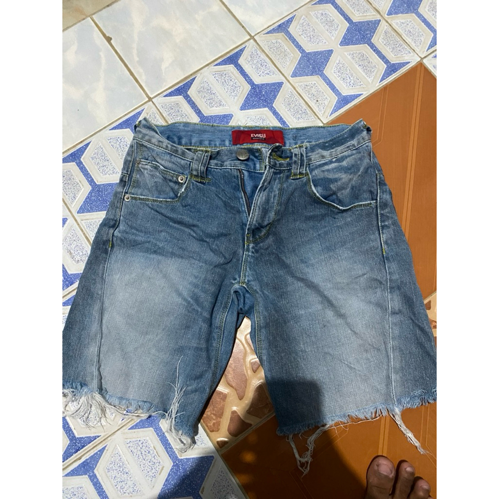 Celana Jeans Pendek Pria Evisu Biru Muda Raw Edge Dengan Jahitan Khas