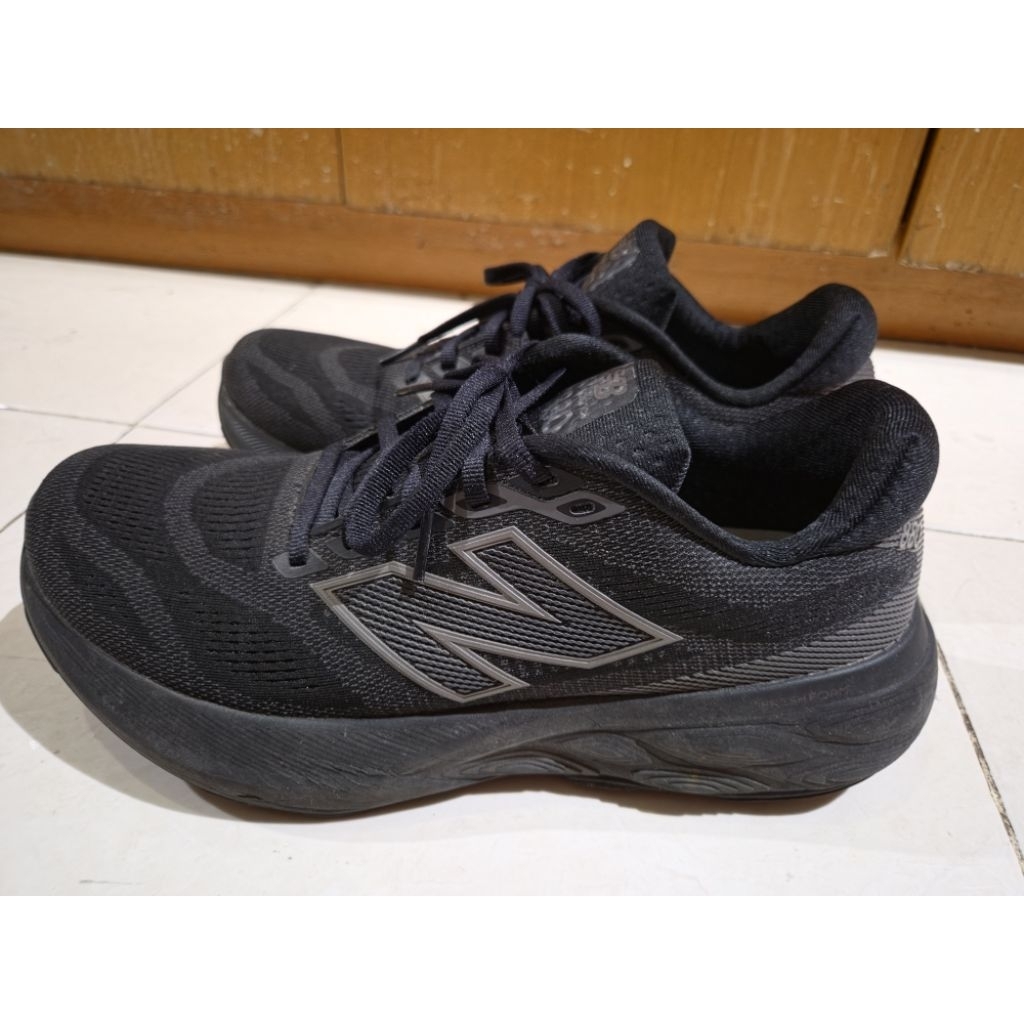 Sepatu second ori NB New Balance 880 ukuran 42 black hitam