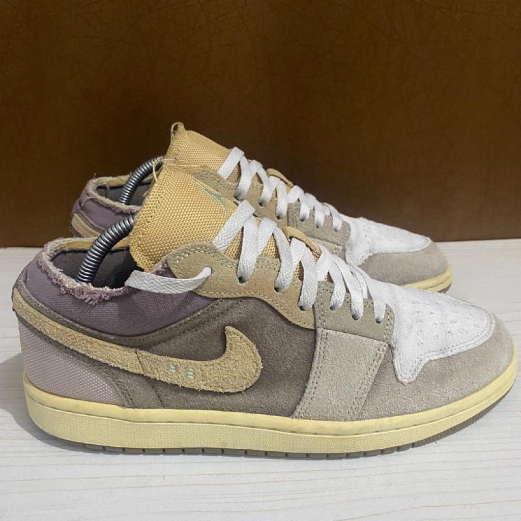 Sepatu second - PRELOVED brand Nike Jordan 1 Low Craft Taupe Haze Size UK 7.5 Original Authentic