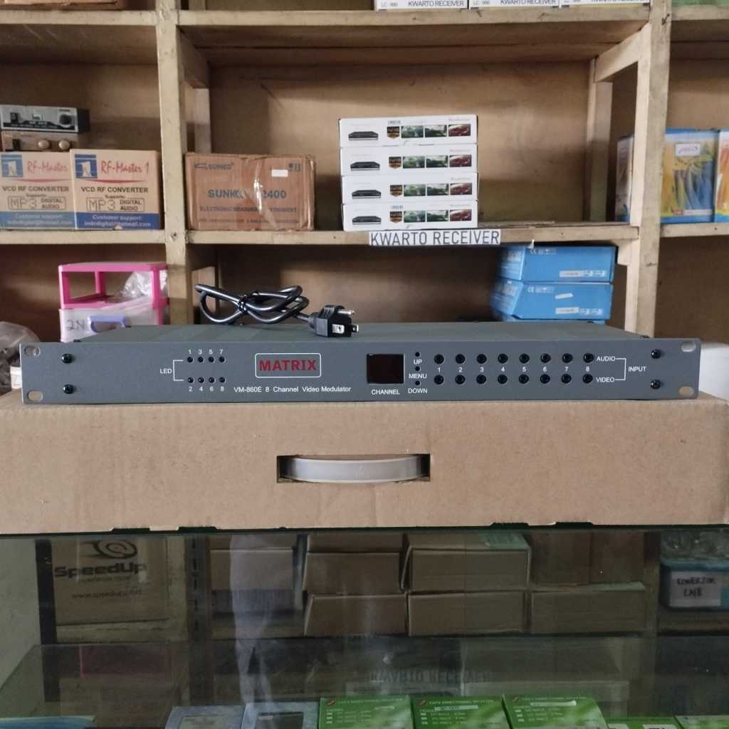 Modulator Matrix VM 860E 8 channel UHF TV Kabel 8 in 1
