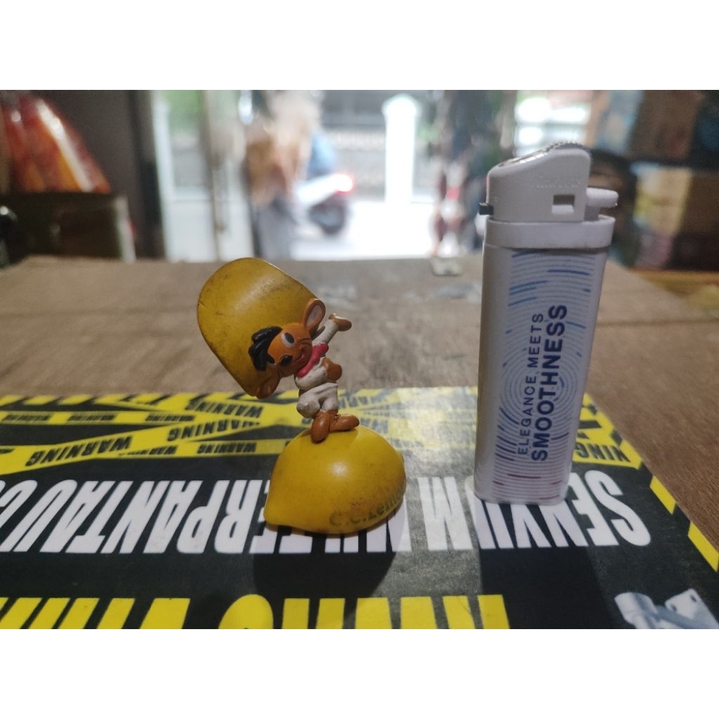 figure speedy gonzalez  looney tunes