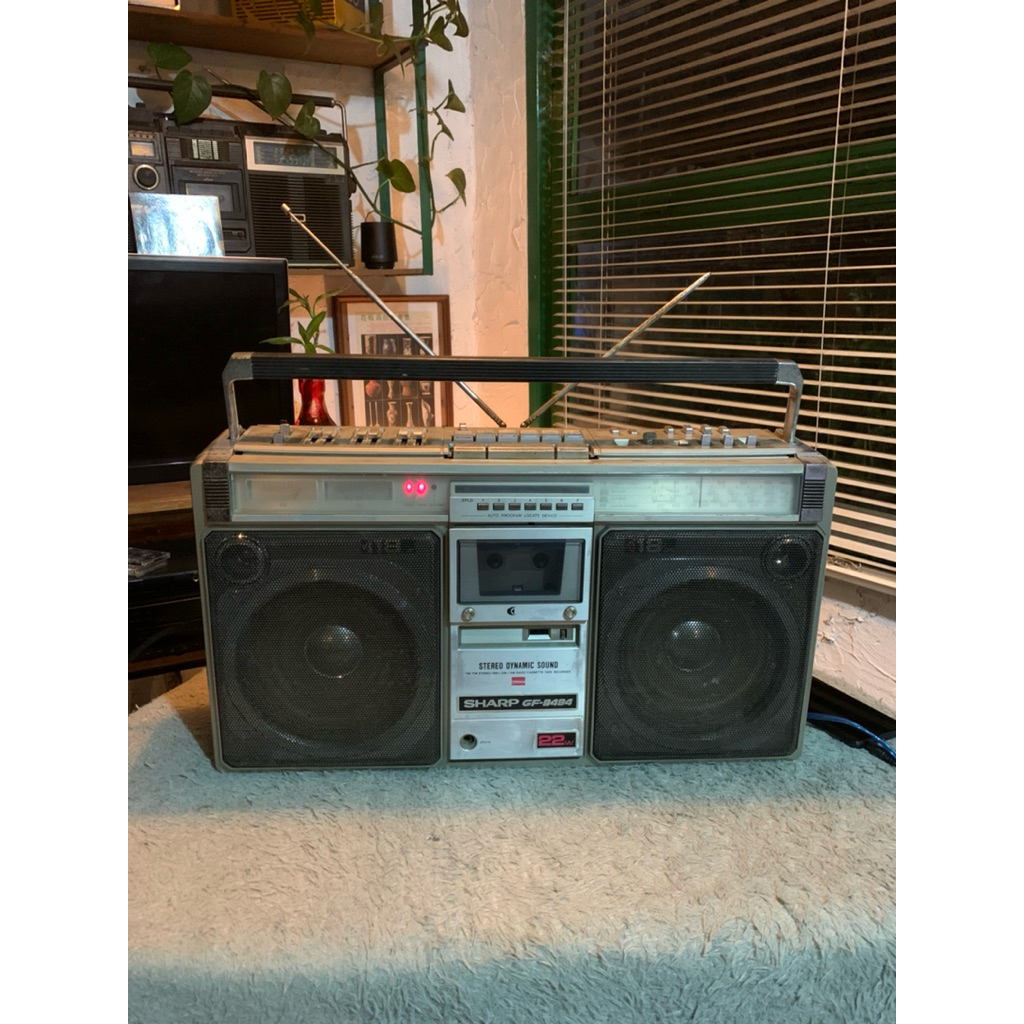 vintage tape boombox sharp . mulus
