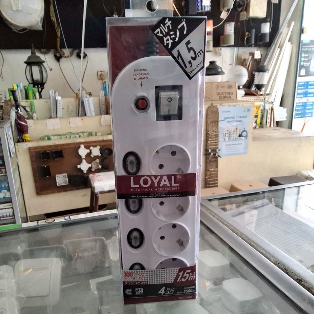 stop kontak loyal 4 lubang