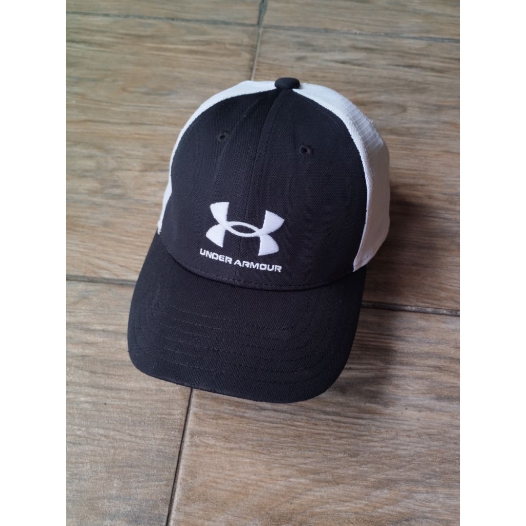 Under Armour Black White Trucker Cap
