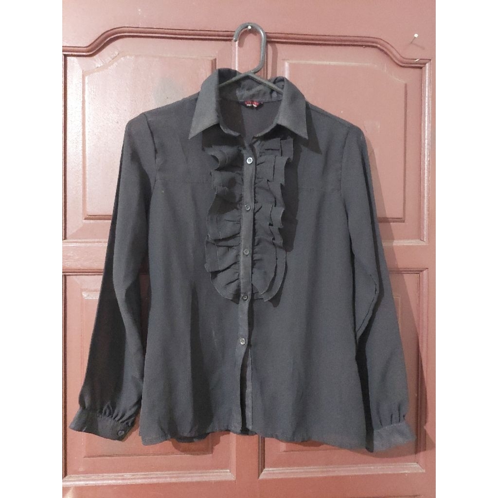 Preloved kemeja blouse sifon hitam ruffle formal