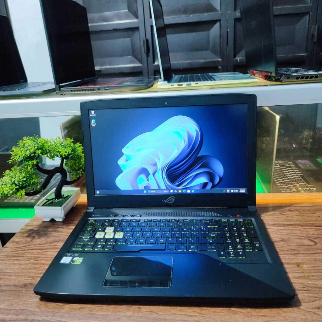ASUS ROG STRIX GL503VD | CORE I7-7700HQ | GTX1050 | RAM 8GB/512 SSD