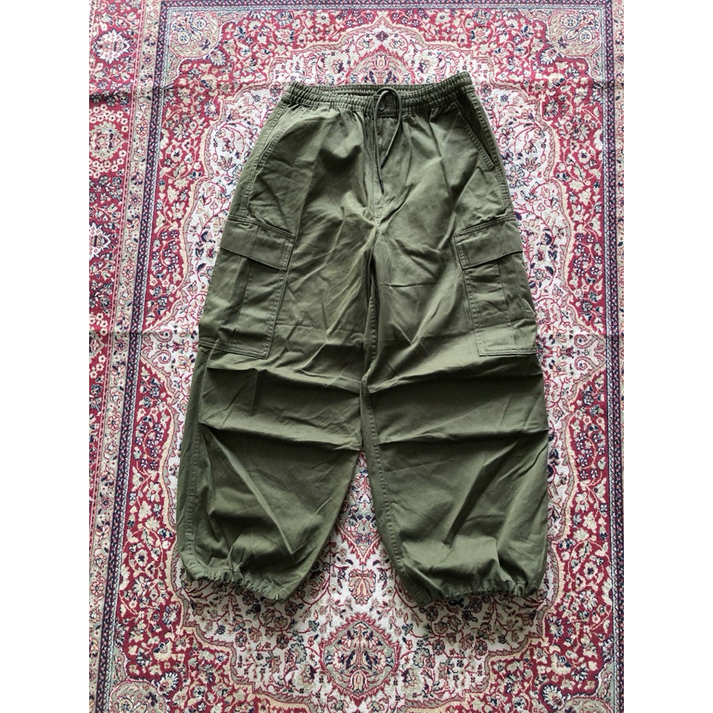 Celana Gu super wide cargo balloon pants Hi800