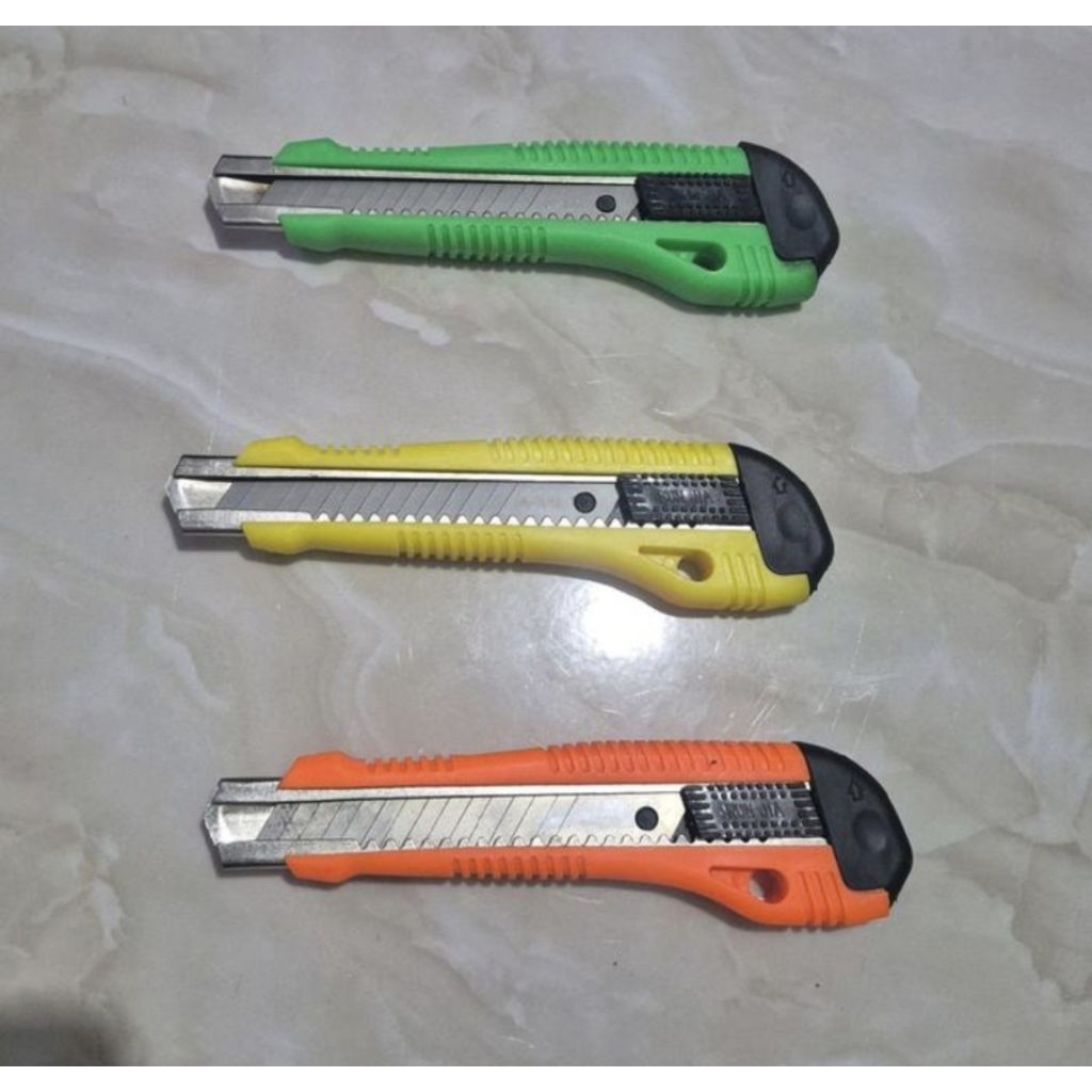 Cutter Besar / Pisau Cutter - FREED