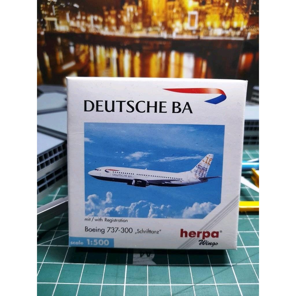 Herpa Wings skala 1:500 Deutsche BA Boeing 737-300 "Schrifttanz" HWP06
