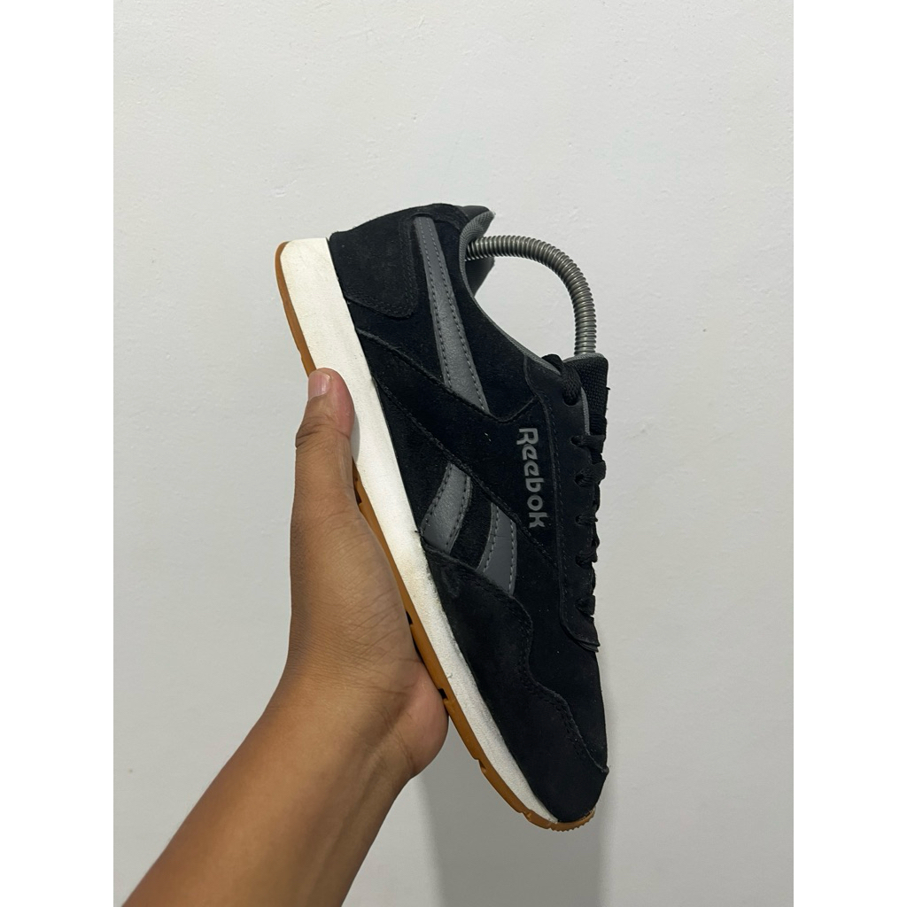 Sepatu Reebok second