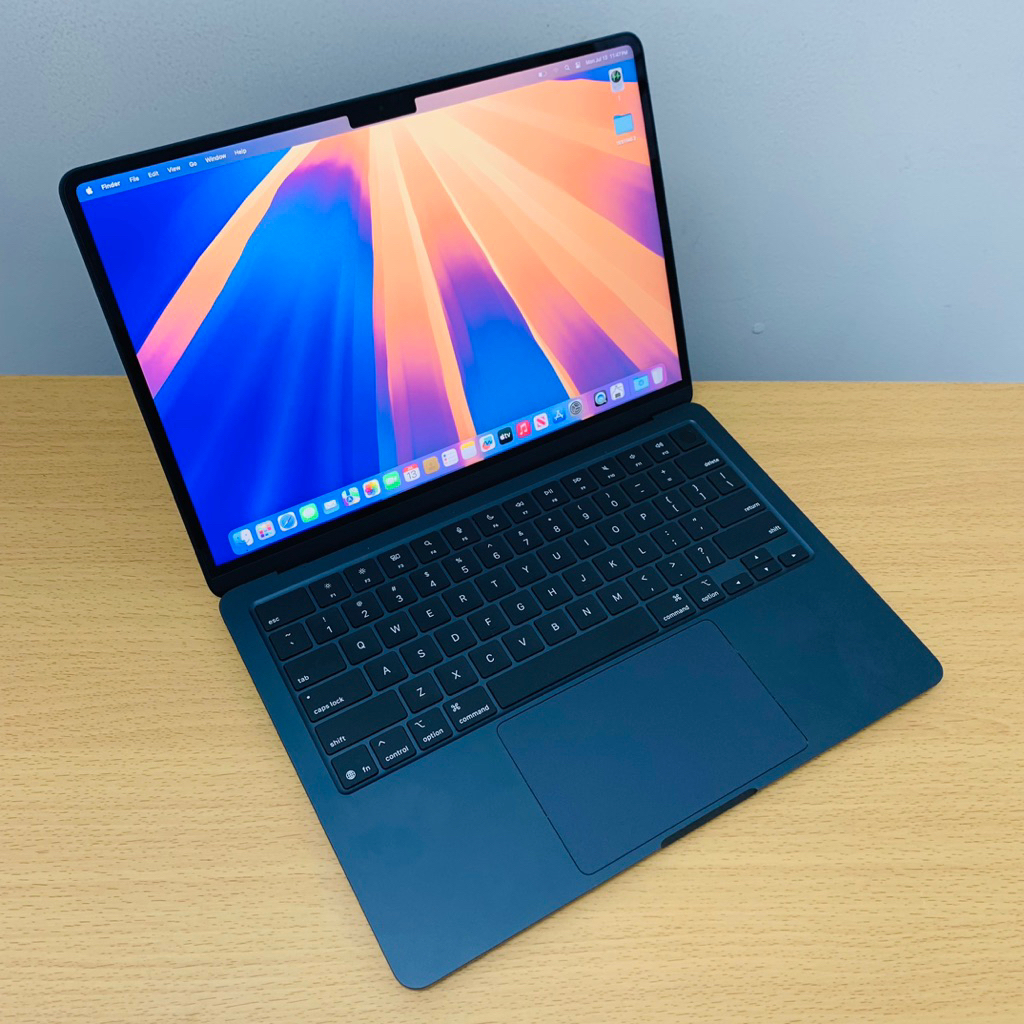 Laptop Macbook Air 2025 M4 RAM 16 SSD 256/512 Second like new