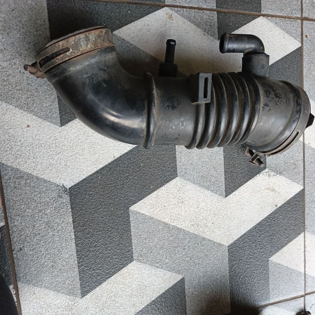 belalai filter udara mazda lantis