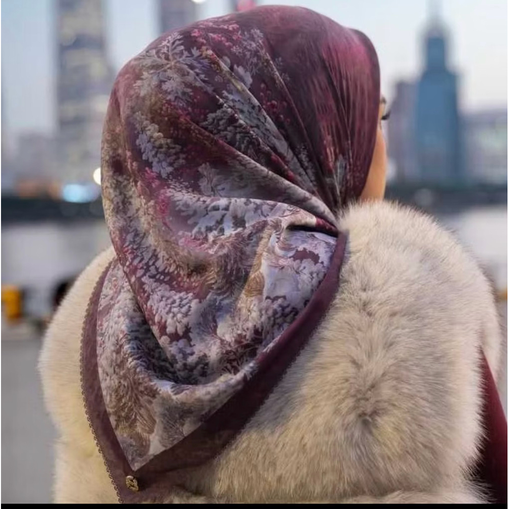 Buttonscarves holiday 3