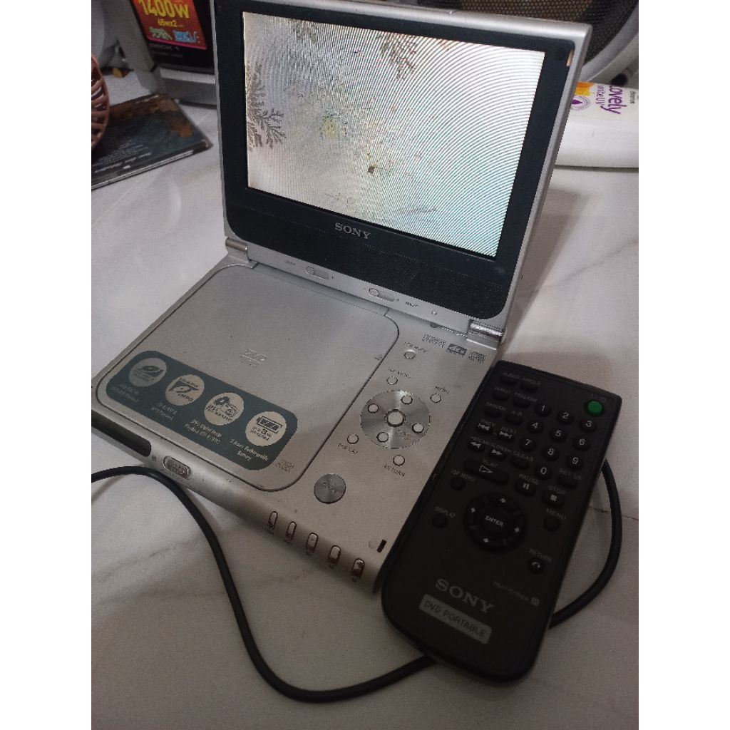pemutar dvd sony - portable cd/dvd player - DVP-FX7001 - minus dilayar