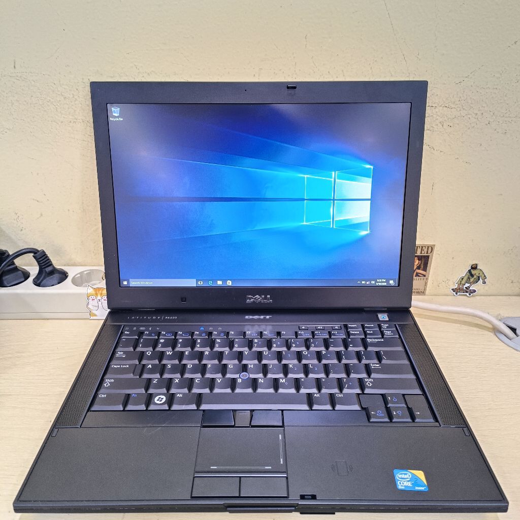 Dell latitude E6400 (2013) Intel core 2 Duo P8700 Ram 4/256 SSD (RB42S)