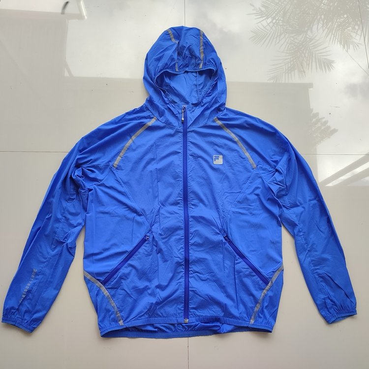 8. Jacket Casual Fila Size 100 - Pakaian Parasut Harian Running Olahraga