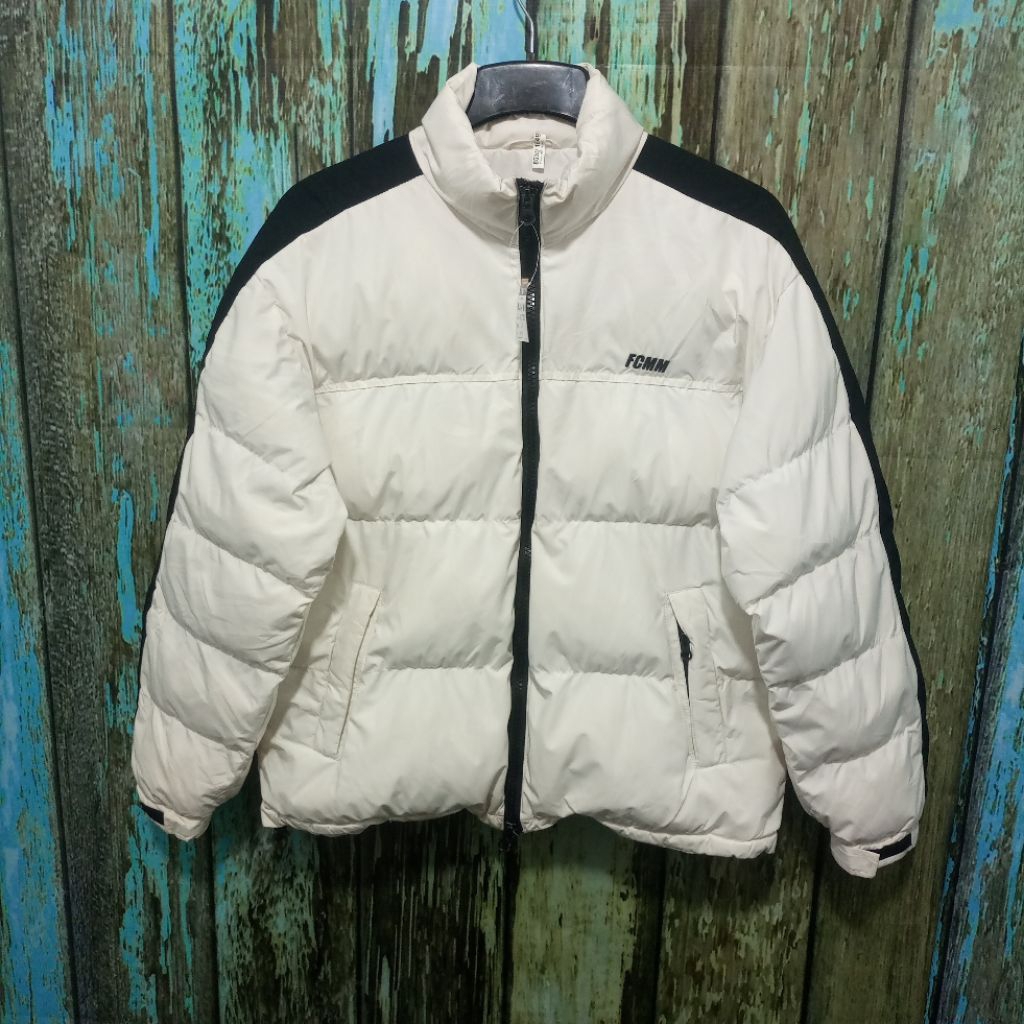 Jacket tebal FCMM dacron winterjacket outdoor size XL (Panjang 68cm Lebar 60cm)