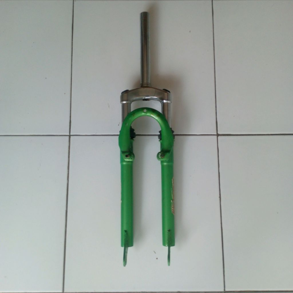 Fork suspensi garfu shockbreaker  SteererTube 28.6 mm Sepeda 26 inch bekas copotan
