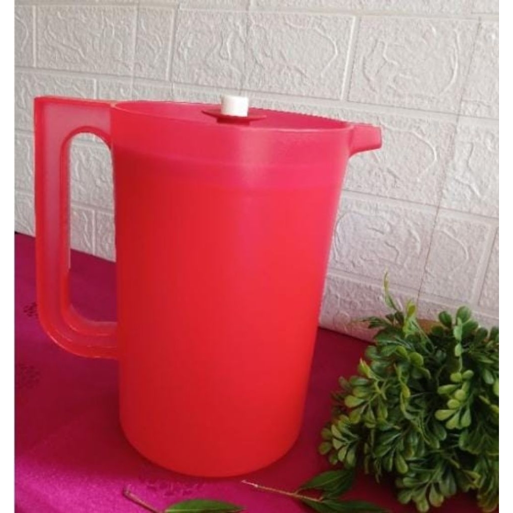 pitcher teko Tupperware