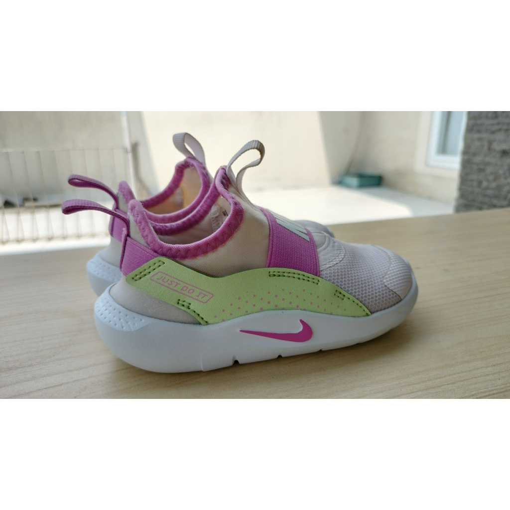 preloved sepatu baby nike flex runner