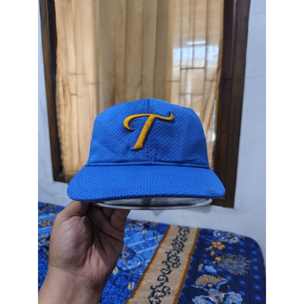 topi second logo T