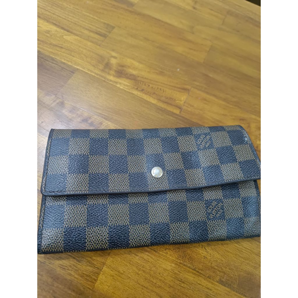 Preloved dompet LV Damier