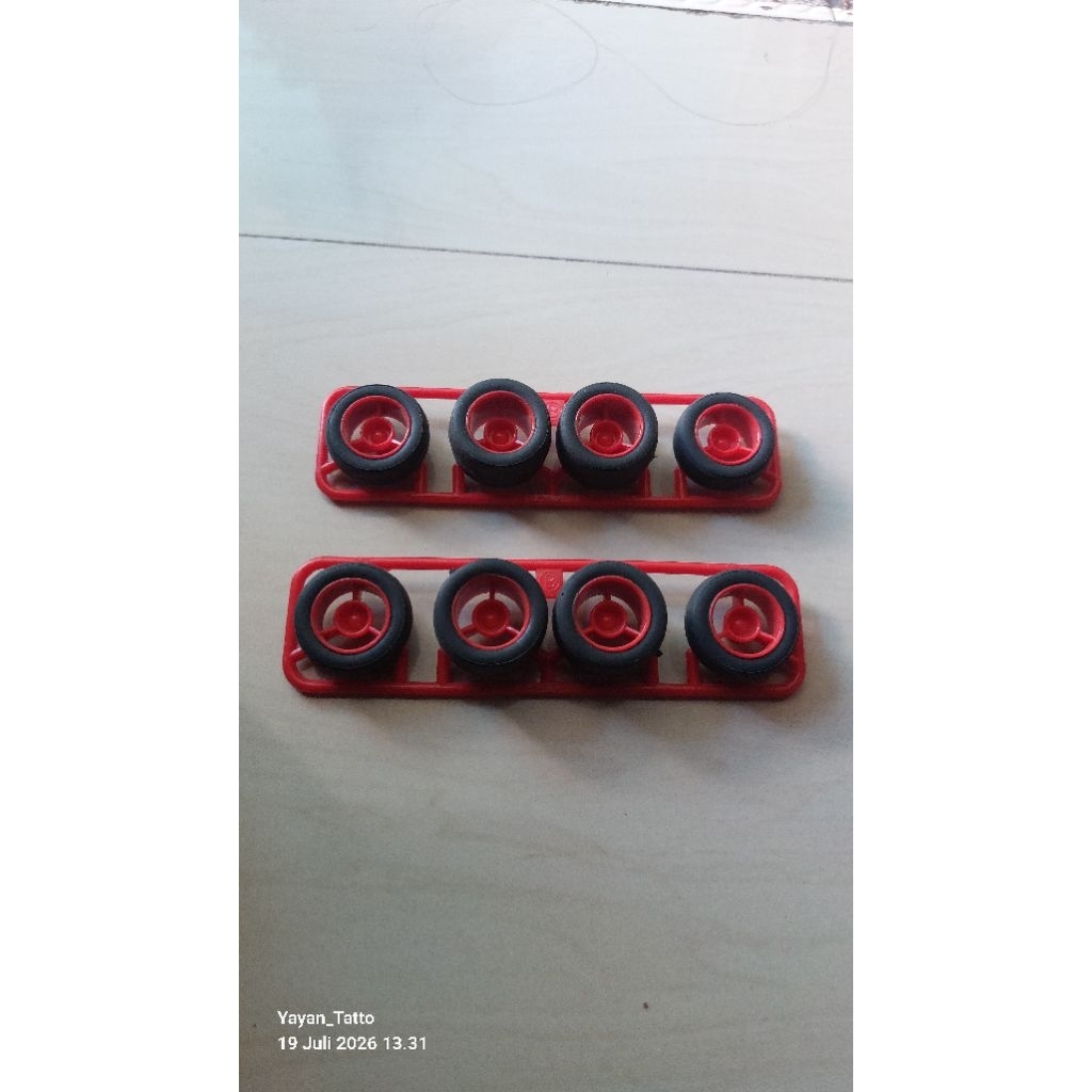 Tamiya Small Dia 3 Spoke wheelset (Red)