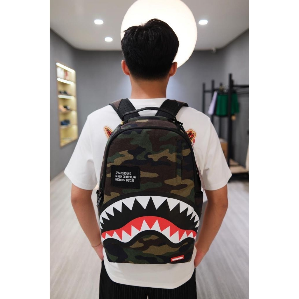 SPRAYGROUND SHARK CENTRAL CAMO BACKPACK
