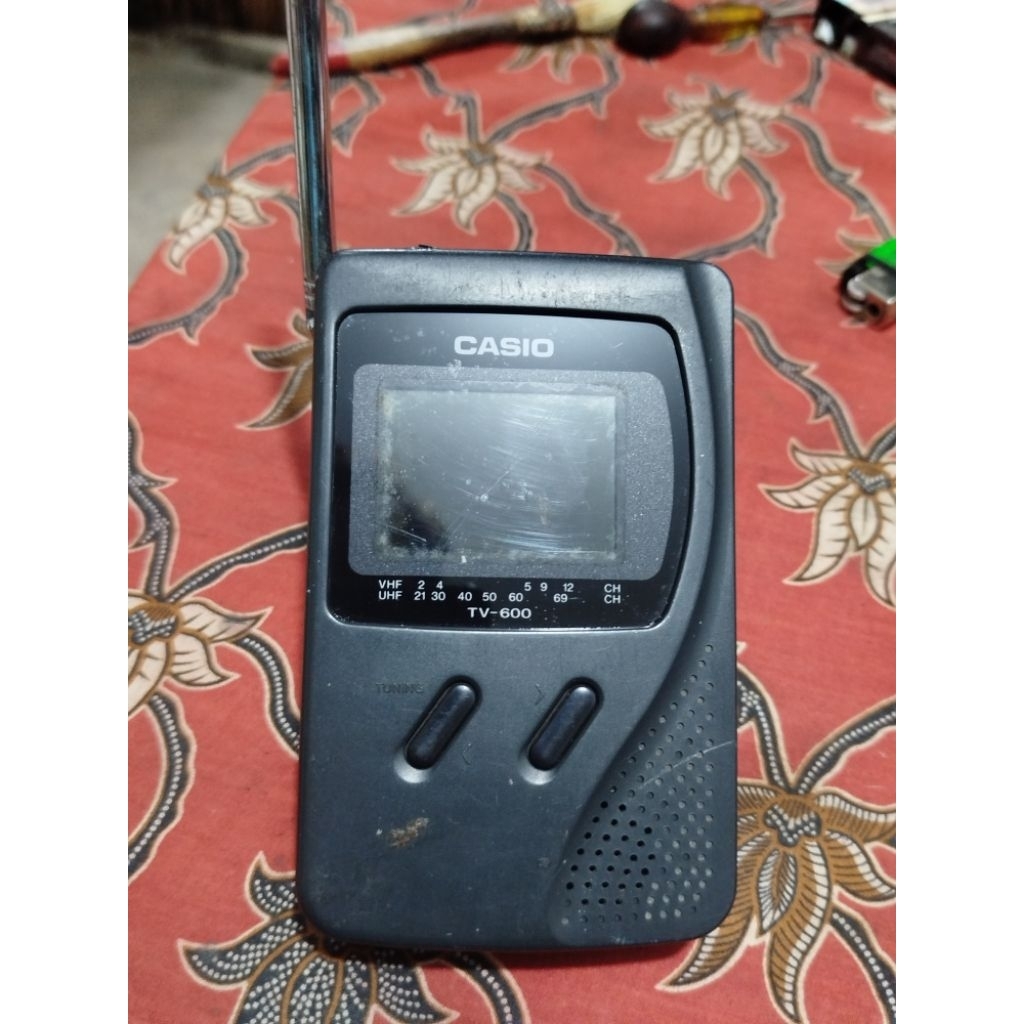 TV mini merk Casio dan GPS kondisi mati buat display aja dalaman masih lengkap
