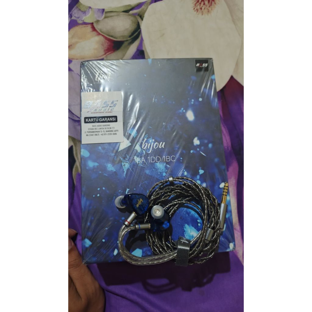 iem QOA BIJOU