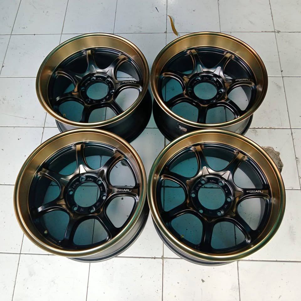 Jual velg second hsr aru ring 18 cocok buat fortuner pajero hilux dc dll