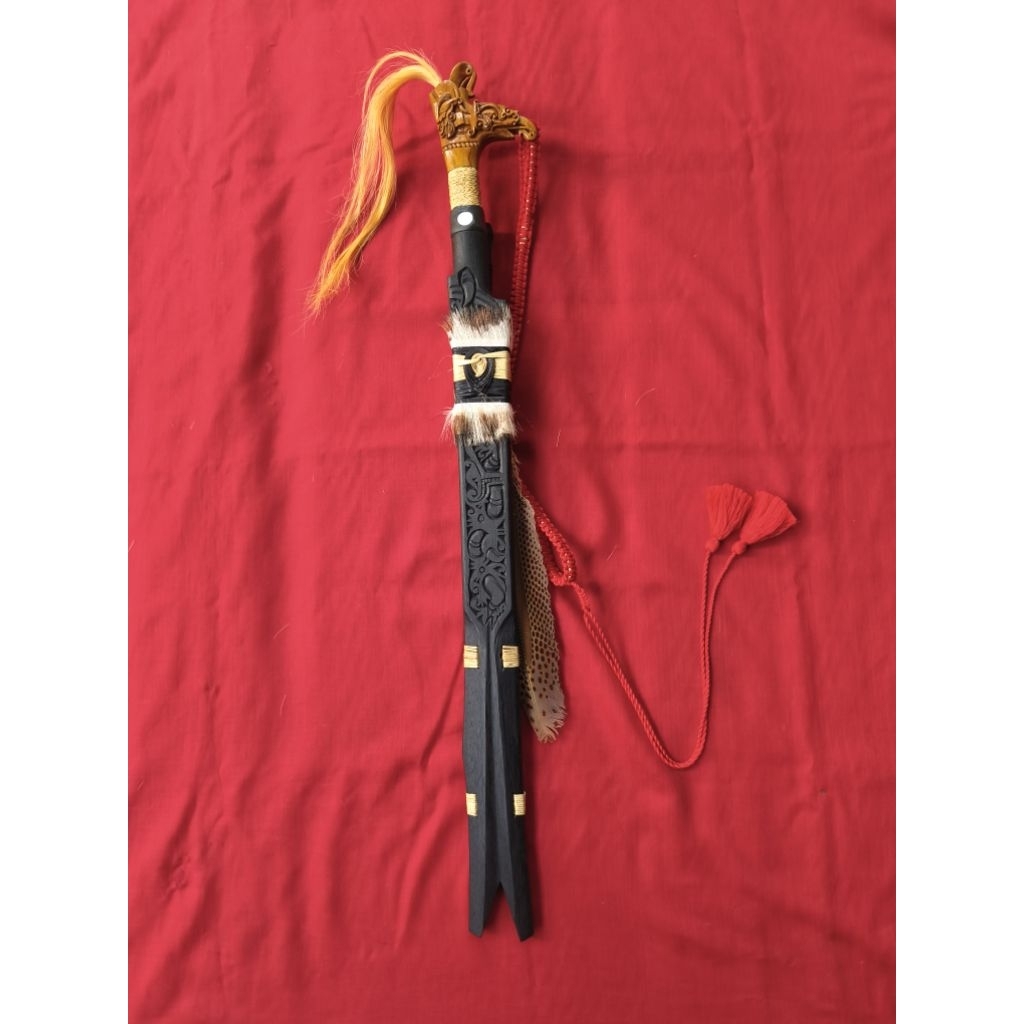 Mandau Khas Dayak