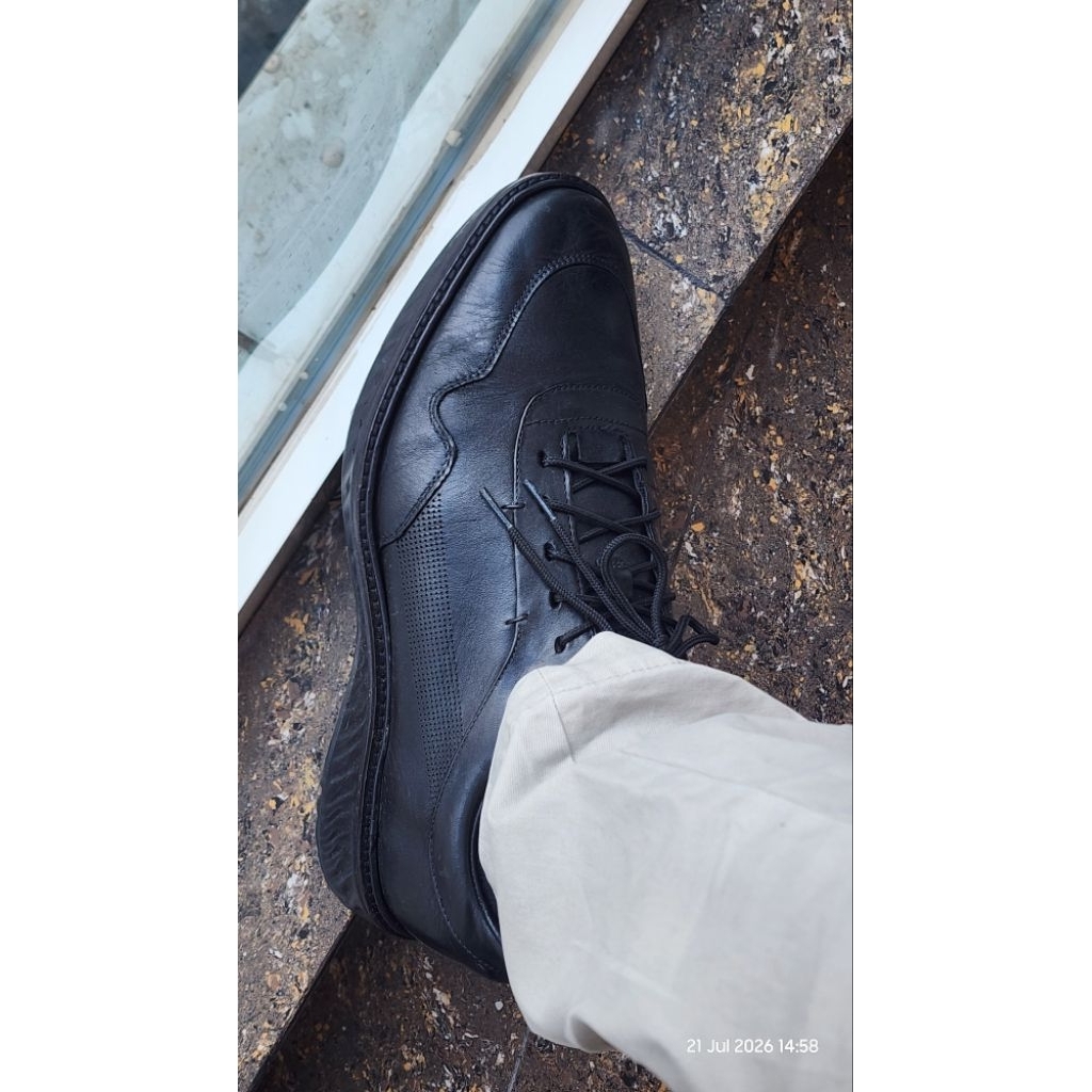 ECCO Leather Sneakers Black – Made in Portugal – Size 43