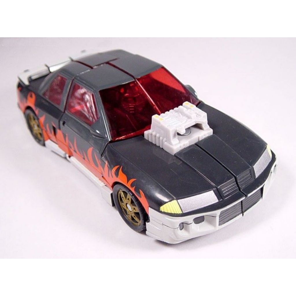 TRANSFORMERS CYBERTRON RUNABOUT