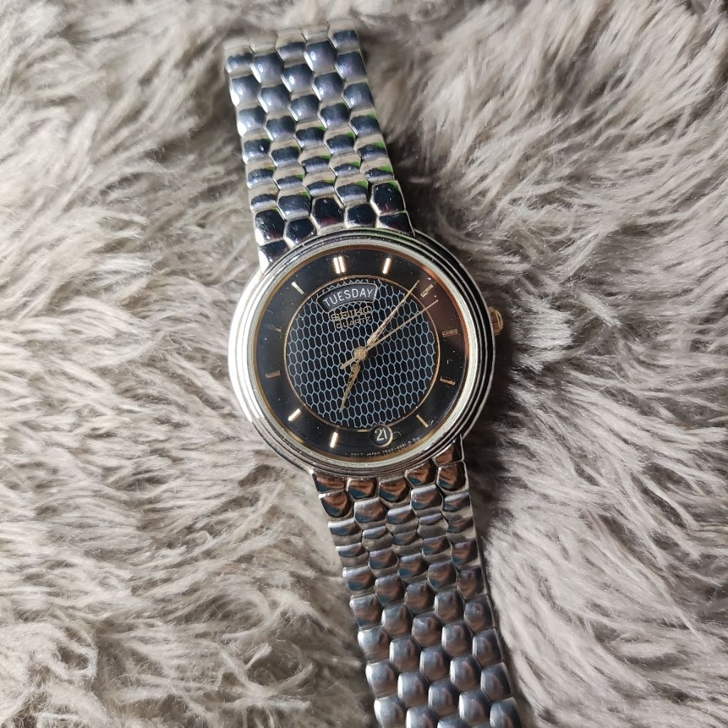 Seiko Quartz Honeycomb Daydate Dresswatch Cal 7N43-6081