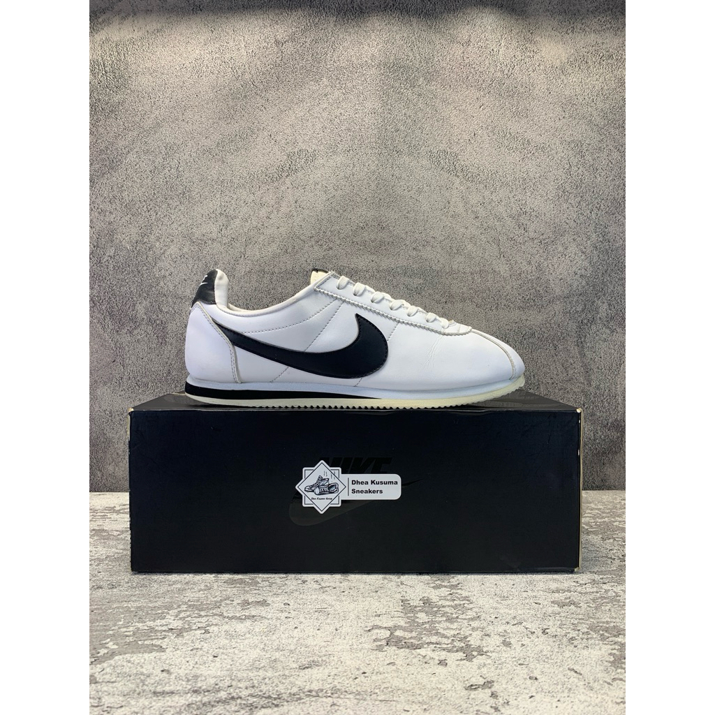 Sepatu Second Casual Classic Cortez 'White Black' Size 43 Insole 27,5 cm  Original Guarantee