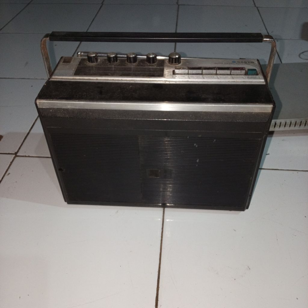 radio klasik sanyo