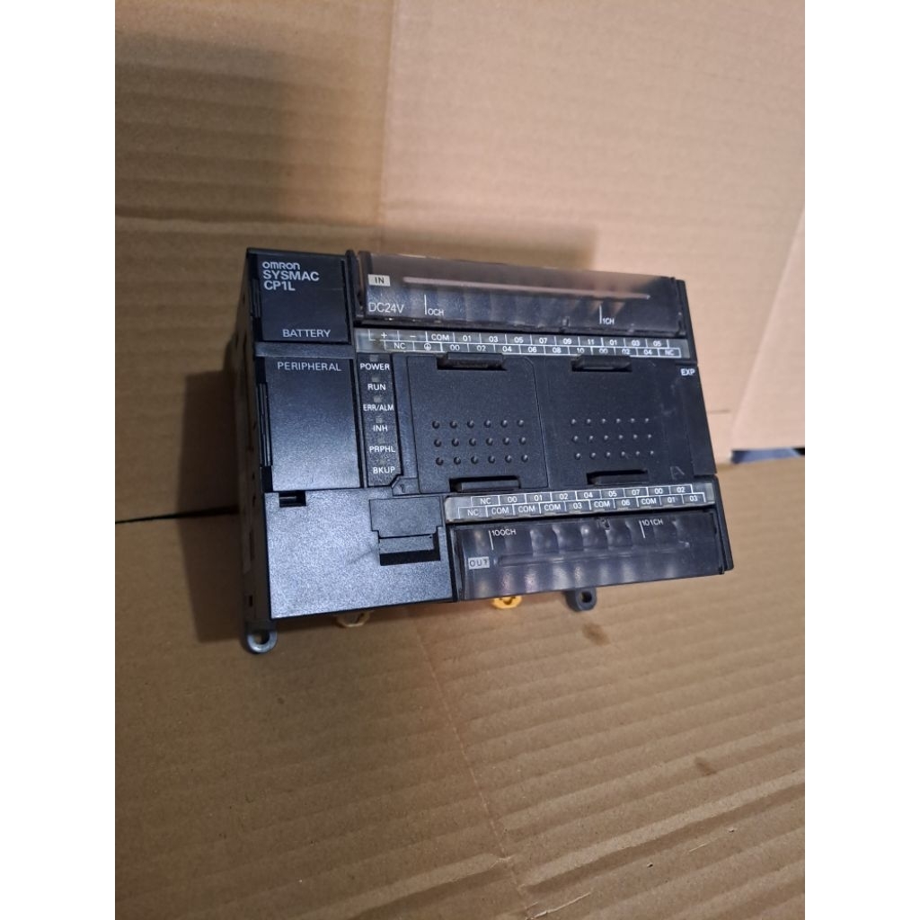 PLC OMRON CP1L-M30DR-D Omron PLC CP1L M30DR D