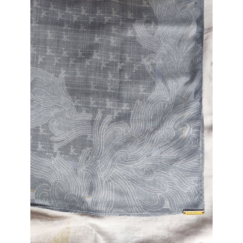 Kami monogram scarf preloved