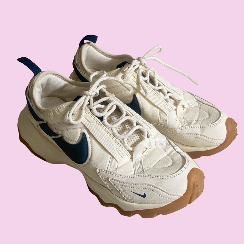 PRELOVED NIKE TC 7900 Pale Ivory/Armory Navy size 40