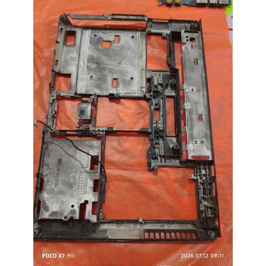frame casing mesin bawah bottom case laptop hp elitebook 8470p ori