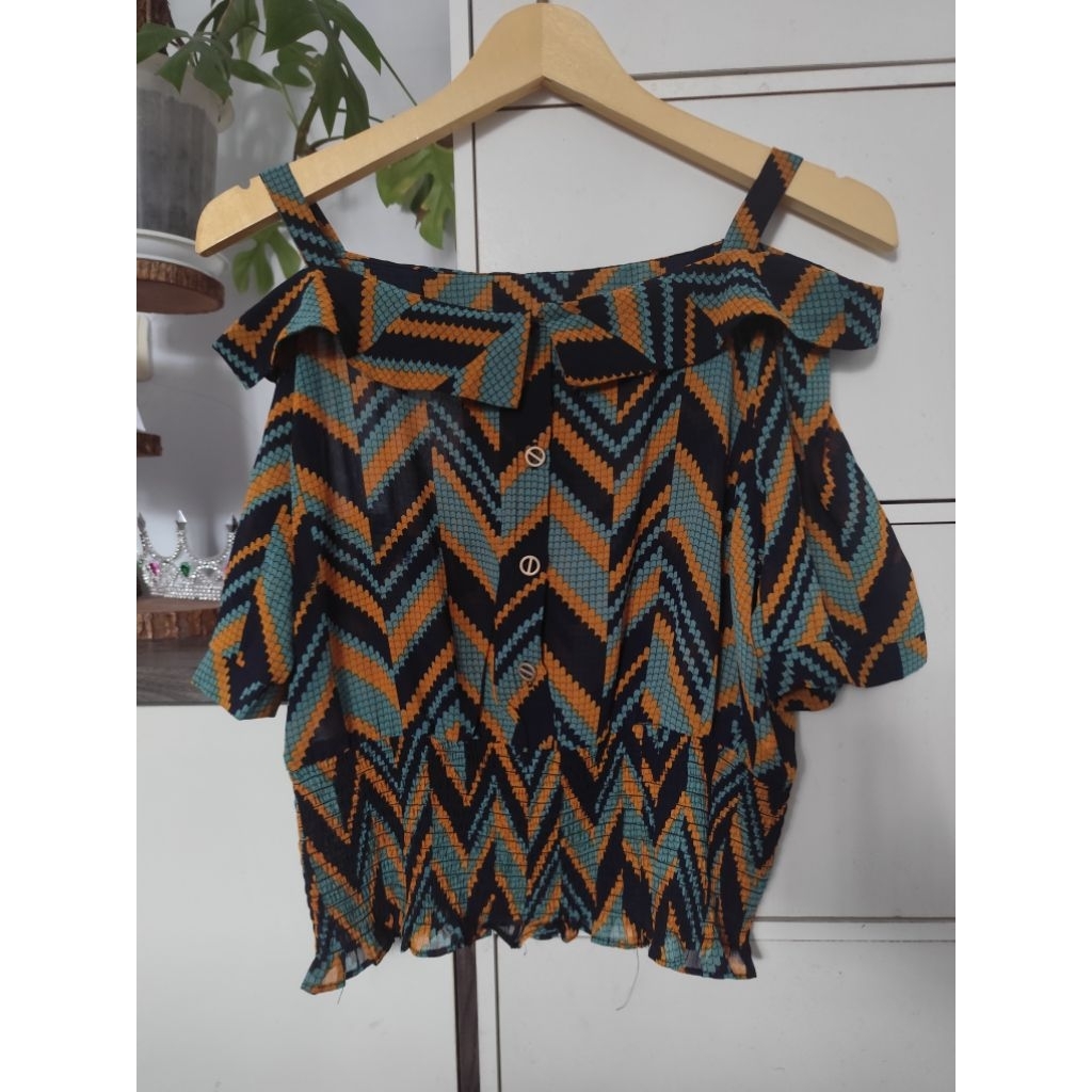Baju sabrina bahu bolong / cold shoulder preloved