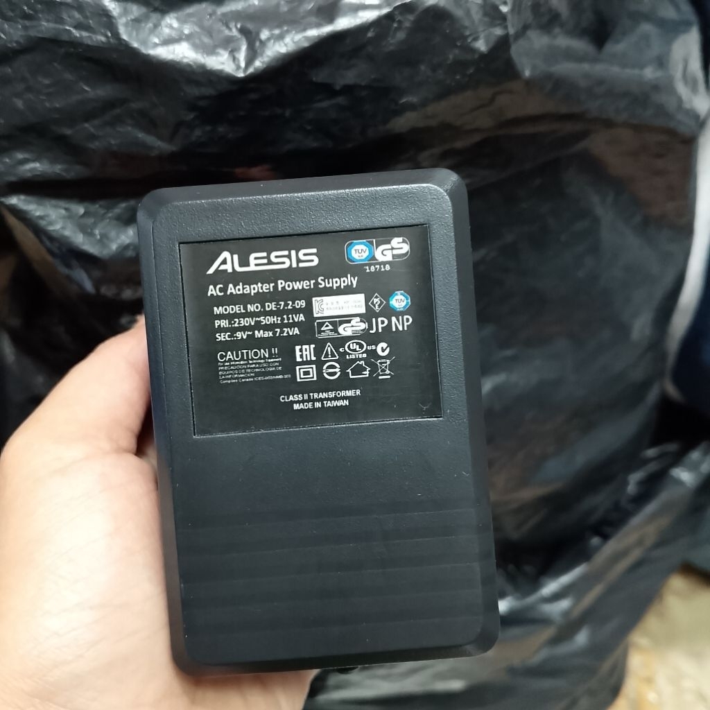Adaptor Alesis Microverb 4 Efek Vokal Taiwan