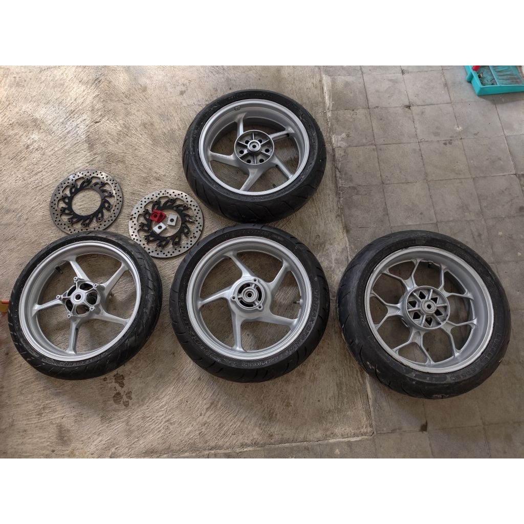 velg tapak lebar 5,5in delkevic vrossi v-rossi warna biru hitam silver gold arm delkevic lebar hitam