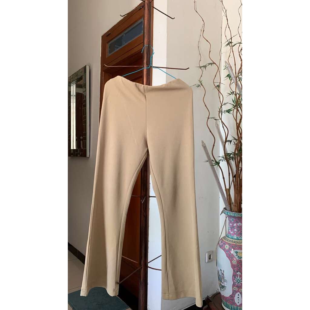 PL Celana Loose Pants Preloved Cream Bahan Melar