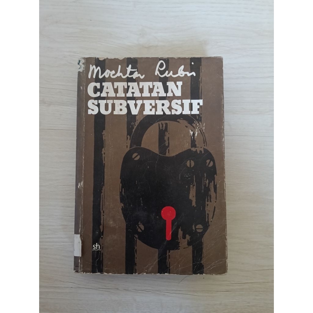 Buku Mochtar Lubis Catatan Subversif cetakan tahun 80